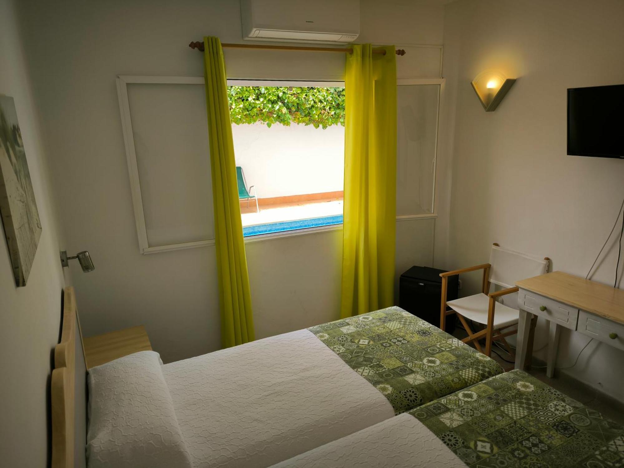 Hotel Geminis Ciutadella  Room photo